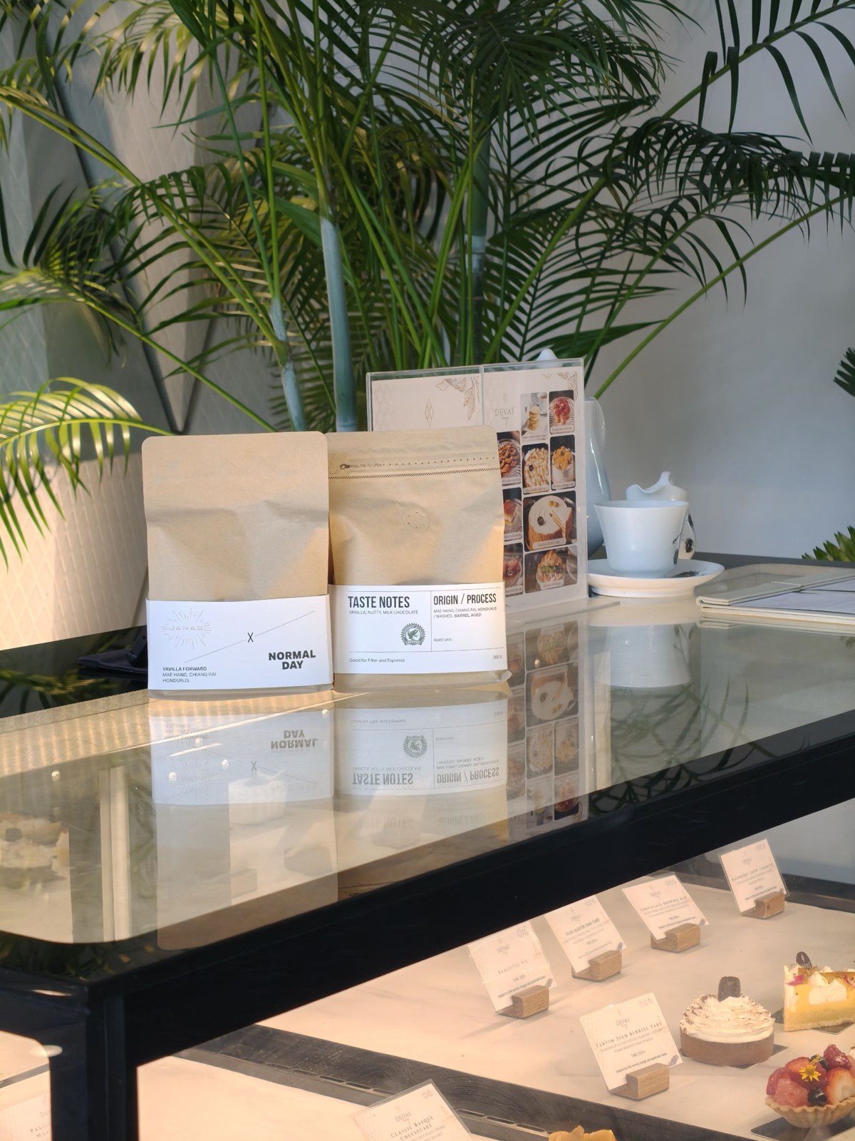 In the setting / Coffee meets its surroundings